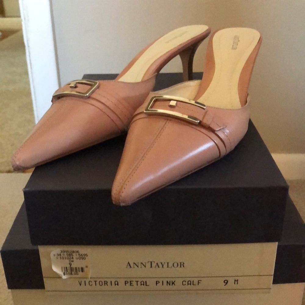 Women’s shoes